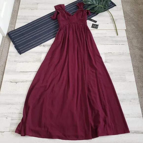 Lulus Ocean Of Elegance Off The Shoulder Burgundy Maroon Maxi Dress NWT Small